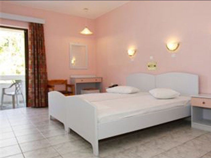 Frosini Hotel Лампи Экстерьер фото